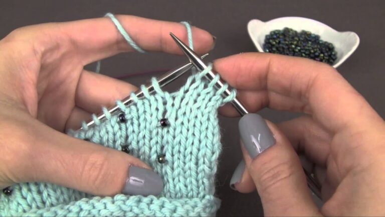 How to Knit With Beads