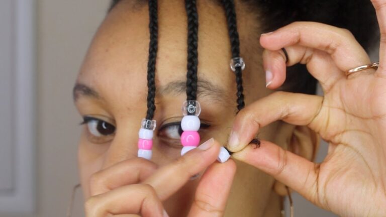 How to Put Beads on Braids With Rubber Bands